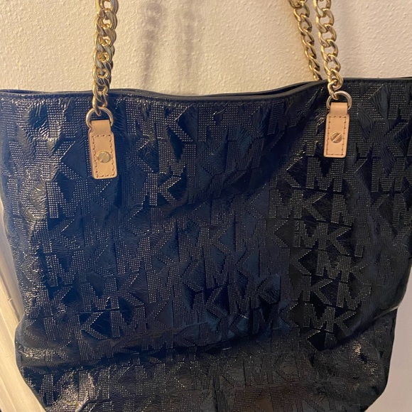 Michael Kors a purse - Picture 1 of 4